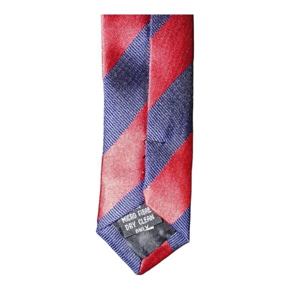 MEN'S ST. PATRICK RED/NAVY DIAGONAL STRIPE TIE AND POCKET SQUARE SET. - Picture 3 of 3